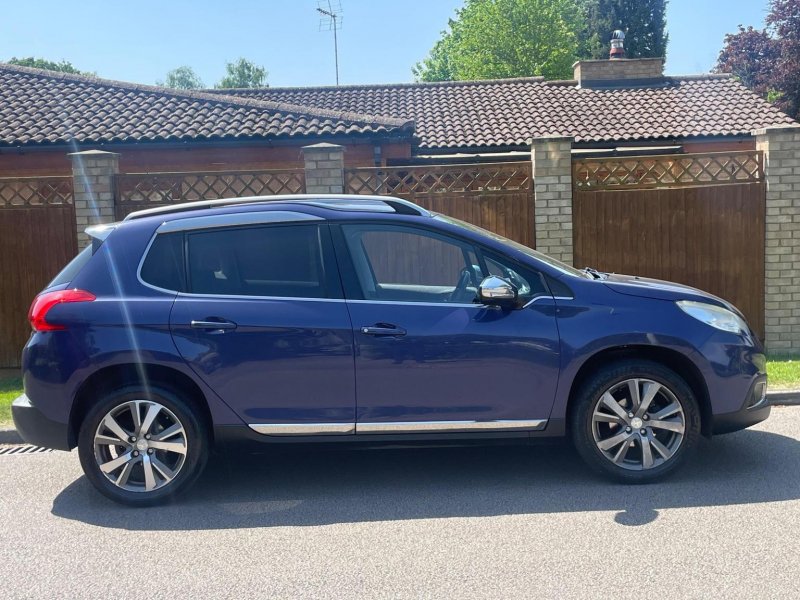 PEUGEOT 2008