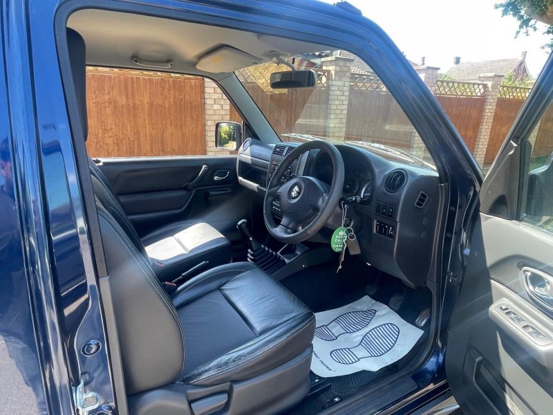 SUZUKI JIMNY