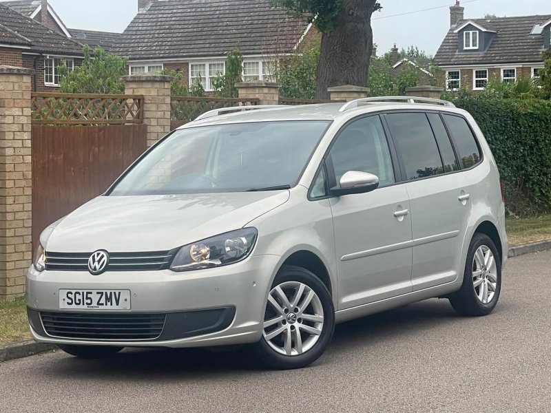 VOLKSWAGEN TOURAN